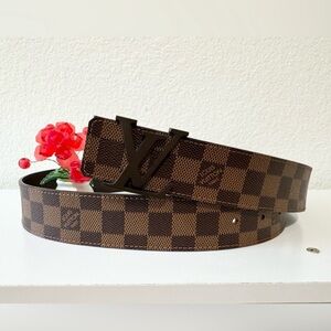 Authentic Louis Vuitton Men Belt NWOT Size 90 = 38